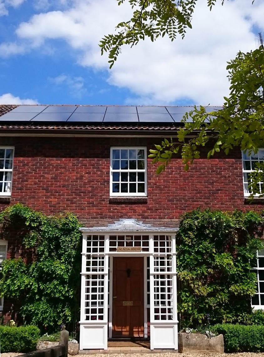 solar-panels-above-residence-around-cambridge